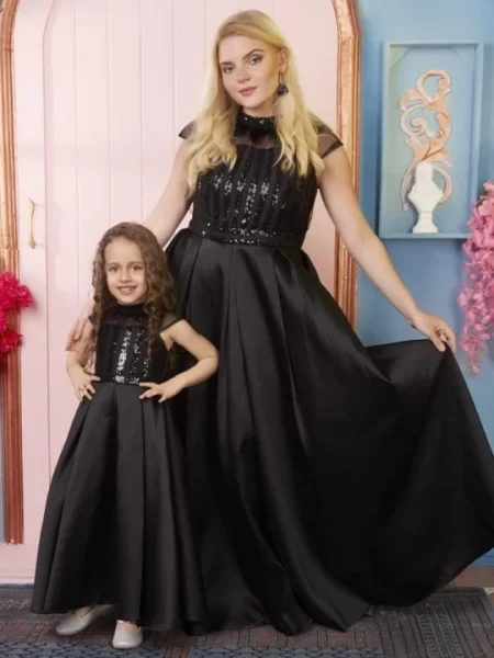Mother-Daughter Gown Set