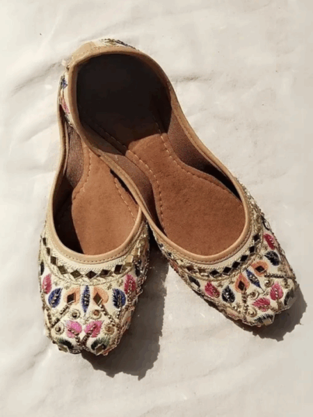 Embroidered Punjabi Jutti